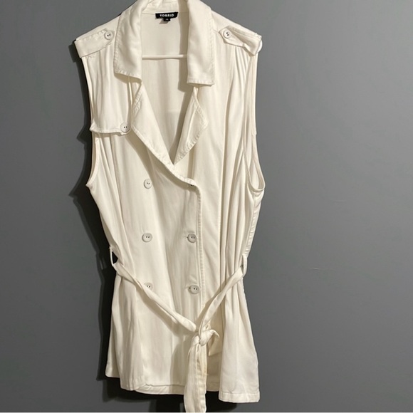 Torrid off White Trench Vest with belt size 3 - Picture 2 of 7
